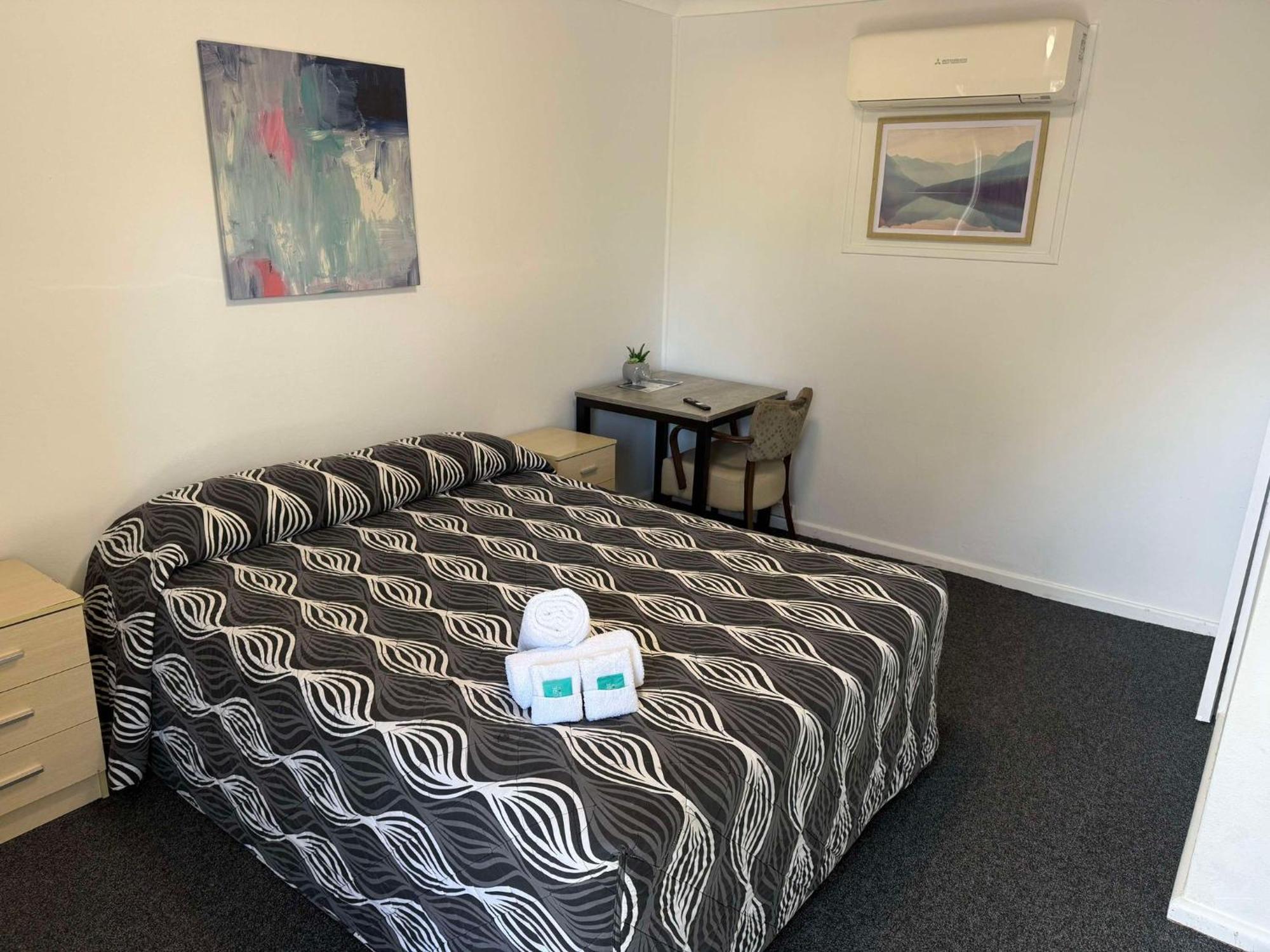 Manning River Motel 塔里 外观 照片