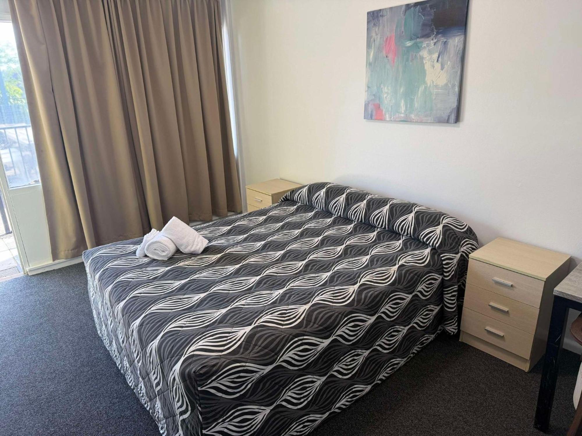 Manning River Motel 塔里 外观 照片