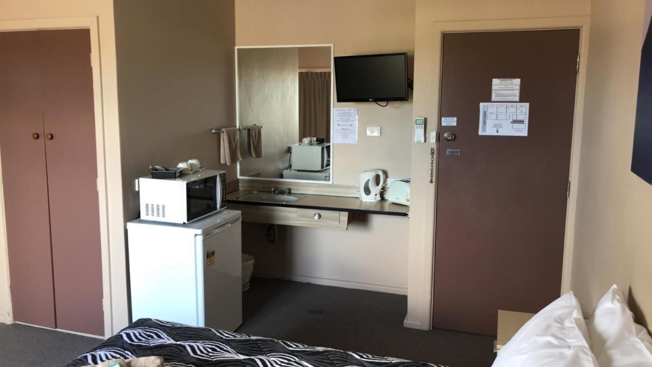 Manning River Motel 塔里 外观 照片