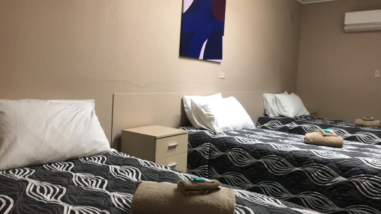Manning River Motel 塔里 外观 照片