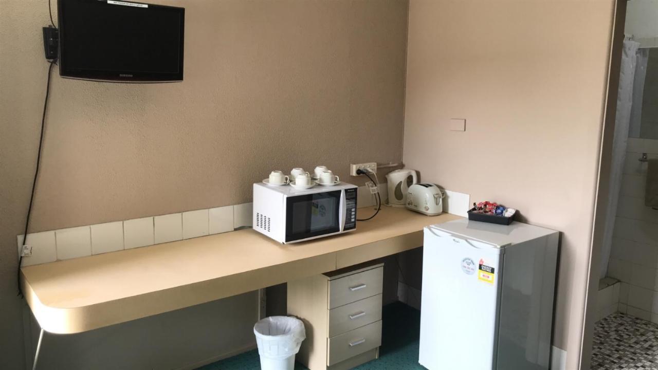 Manning River Motel 塔里 外观 照片