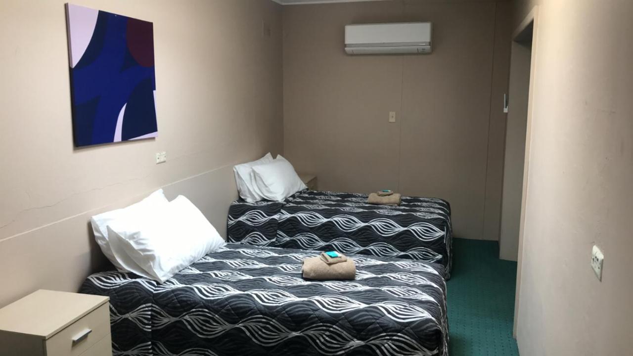 Manning River Motel 塔里 外观 照片
