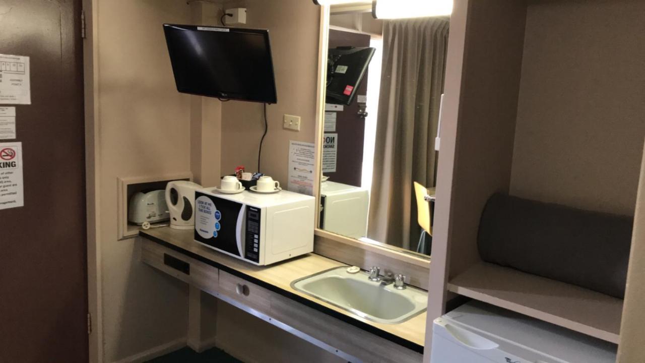 Manning River Motel 塔里 外观 照片